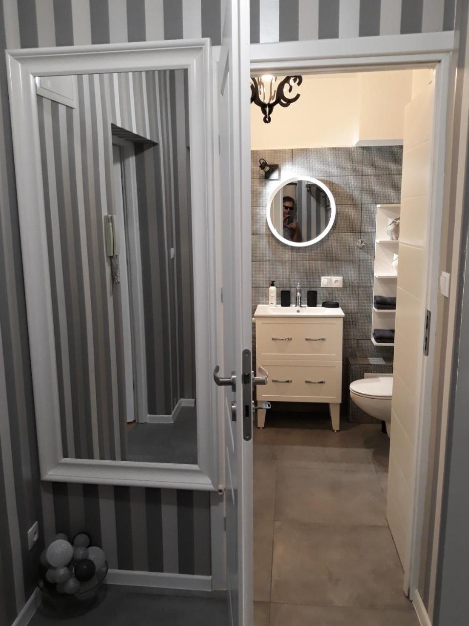 2 Bedroom City Center Apartment Katowice Eksteriør billede