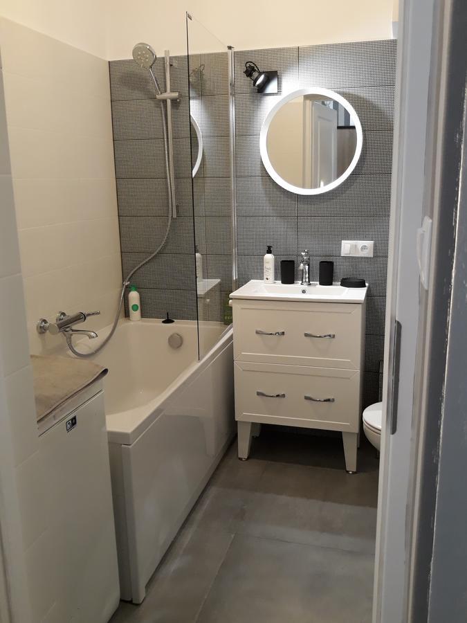 2 Bedroom City Center Apartment Katowice Eksteriør billede